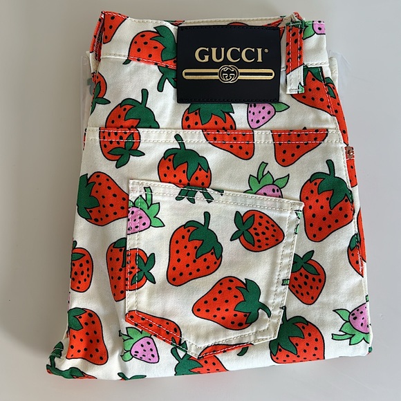NWT Gucci Strawberry Print Skinny Leg Jeans - Picture 2 of 15